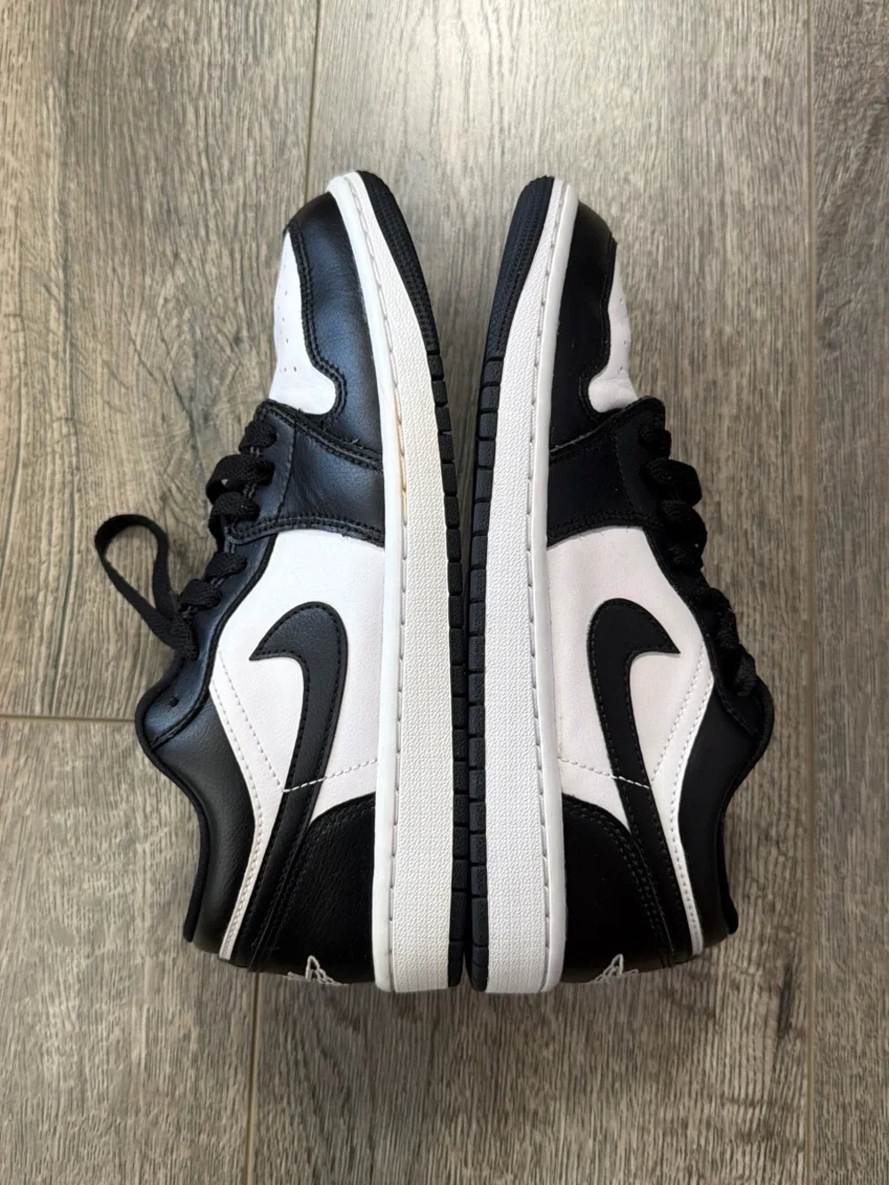 Jordan Men’s Black/White Low-Top Sneakers